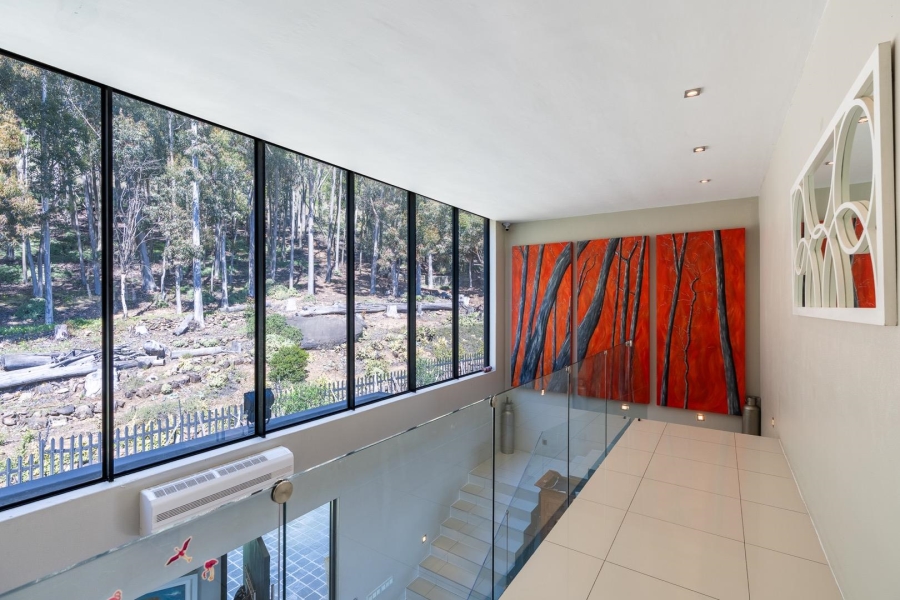 5 Bedroom Property for Sale in Fresnaye Western Cape